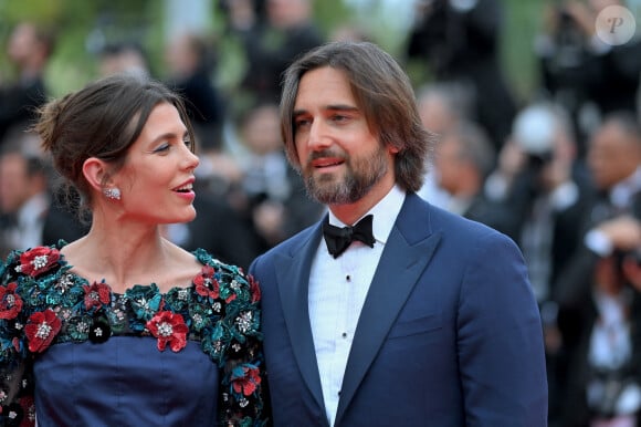 Dimitri Rassam et Charlotte Casiraghi assistent au tapis rouge de la cérémonie d'ouverture de la projection de Jeanne du Barry lors de la 76e édition du festival de Cannes au Palais des Festivals le 16 mai 2023 à Cannes, France. Photo par Franck Castel/ABACAPRESS.COM