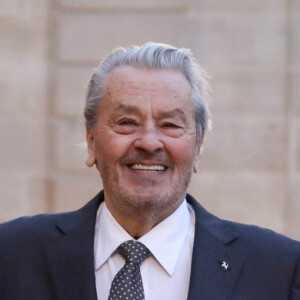 Alain Delon - Arrivées au dîner d'état en l'honneur du président de la république de Chine X.Jinping au Palais de L'Elysée, Paris, le 25 mars 2019. ©Stéphane Lemouton / BestImage 