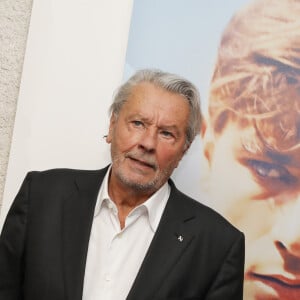 Exclusif - Alain Delon donne une master class au 72ème Festival du Film de Cannes alors qu'il s'apprête à recevoir une Palme d'Or d'honneur pour l'ensemble de sa carrière, Cannes, le 19 mai 2019. ©Denis Guignebourg/BestIlmage