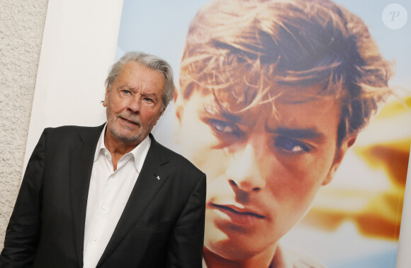 Exclusif - Alain Delon donne une master class au 72ème Festival du Film de Cannes alors qu'il s'apprête à recevoir une Palme d'Or d'honneur pour l'ensemble de sa carrière, Cannes, le 19 mai 2019. ©Denis Guignebourg/BestIlmage