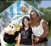 En 2005, elle sortait "Un monde parfait", qui a rencontré un succès phénoménal et battu des records qui tiennent encore aujourd'hui...
Ilona Mitrecey au Parc Astérix en juin 2006