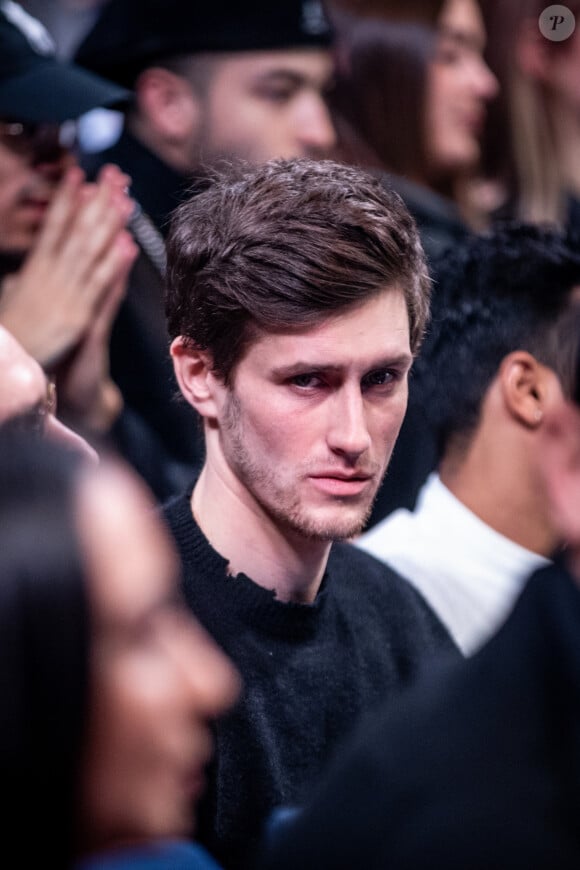 Ne lui reste alors plus que sa mémoire pour la retrouver. Seule consolation pour le jeune acteur de 33 ans. 
Exclusif - Jean-Baptiste Maunier - People au spectacle de Malik Bentalha "Encore" au Dôme de Paris - Palais des Sports à Paris le 20 février 2020. © Cyril Moreau/Bestimage