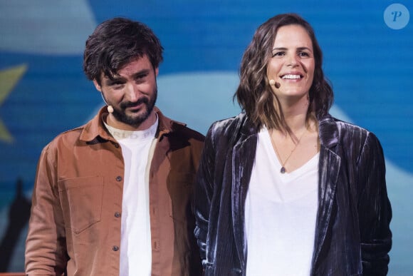 Exclusif - Jeremy Frerot et sa femme Laure Manaudou - Surprises - Enregistrement de l'émission "La Chanson secrète 11" à Paris, diffusée le 24 juin sur TF1. Après le succès des précédentes éditions, " LA CHANSON SECRETE ", présentée par N.Aliagas et produite par DMLS TV, revient sur TF1. 8 artistes ne savent rien de ce qui va se passer pour eux ! Ils ont accepté de jouer le jeu, de se laisser totalement surprendre, émouvoir, parfois même déstabiliser car ils vont découvrir en même temps que les téléspectateurs une surprise : une chanson qui leur est chère revisitée et réinterprétée par un artiste. Des mises en scène spectaculaires au service de l'émotion... Et des émotions fortes pour l'artiste assis dans le fauteuil grâce à la venue sur le plateau de proches et d'invités inattendus. Les téléspectateurs seront aux premières loges pour vivre ces moments d'intimité musicale rare. Dans ce nouveau numéro, un couple rare en télévision, un chef étoilé, un invité piégé venu pour répéter une surprise à un autre guest sans s'attendre à être lui-même invité dans le fauteuil, des participants exceptionnels tels que le frère d'un guest pour la première fois en France... © Cyril Moreau / Bestimage 