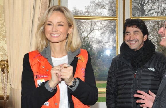 Adriana Karembeu et Aram Ohanian - Paris le 12 02 2013 - Conference de presse du Rallye Aicha des Gazelles du Maroc au Senat a Paris