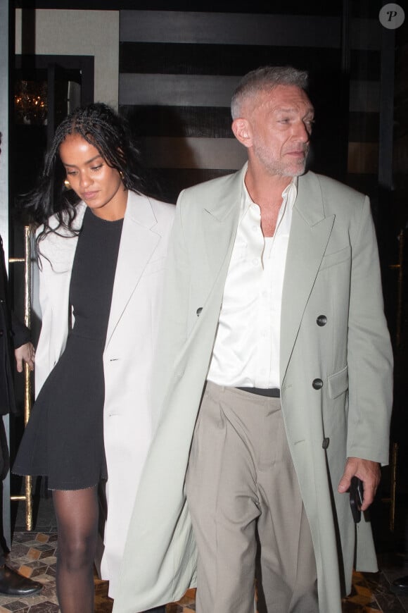 Sur les réseaux sociaux, Vincent Cassel et Narah Baptista ont tenu à partager leur bonheur

Vincent Cassel et sa compagne Narah Baptista à la sortie d'un dîner à l'hôtel "Costes" lors de la Fashion Week de Paris (PFW), le 18 janvier 2024.