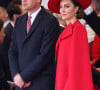  La princesse était vêtue de manière très élégante avec un trench-coat à carreaux marron et un chapeau à plumes
Le prince et la princesse de Galles lors de la cérémonie d'accueil du président de la Corée du Sud, Yoon Suk Yeol, et de son épouse, Kim Keon Hee, à Horse Guards Parade, à Londres, le mardi 21 novembre 2023.