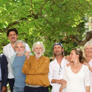 François Berléand, Charlotte De Turckheim, Pierre Richard et Christophe Duthuron, et l'équipe du film - Photocall du film "Fêlés" lors de la 17ème édition du Festival du Film Francophone de Angoulême (FFA). Le 28 août 2024