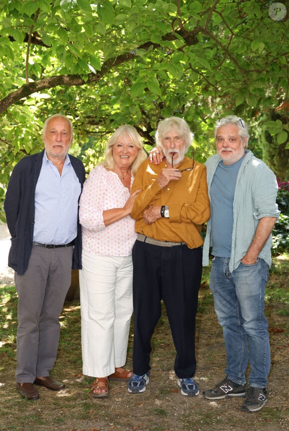 François Berléand, Charlotte De Turckheim, Pierre Richard et Christophe Duthuron - Photocall du film "Fêlés" lors de la 17ème édition du Festival du Film Francophone de Angoulême (FFA). Le 28 août 2024 © Coadic Guirec / Bestimage