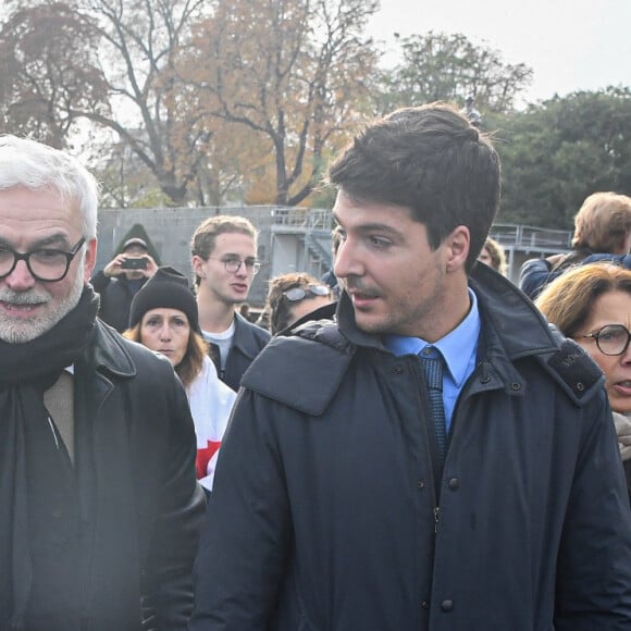 Pascal Praud - Marche pour la République et contre l'antisémitisme à Paris le 12 novembre 2023. © Lionel Urman / Bestimage 