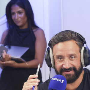 Alors que la saison 2024-2025 vient à peine de commencer, un animateur a vu son émission être amputée d'une chroniqueuse.
Exclusif - Cyril Hanouna sur le plateau de l'émission "On marche sur la tête", diffusée en direct sur Europe 1. © Jack Tribeca / Bestimage