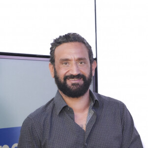 Exclusif - Cyril Hanouna sur le plateau de l'émission "On marche sur la tête", diffusée en direct sur Europe 1. © Jack Tribeca / Bestimage