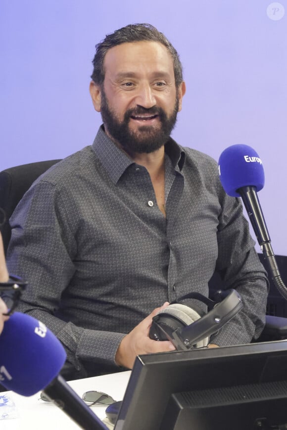 Exclusif - Cyril Hanouna sur le plateau de l'émission "On marche sur la tête", diffusée en direct sur Europe 1. © Jack Tribeca / Bestimage