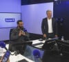 Il y a déjà du remaniement sur Europe 1.
Exclusif - Cyril Hanouna, Donat Vidal Revel sur le plateau de l'émission "On marche sur la tête", diffusée en direct sur Europe 1. © Jack Tribeca / Bestimage