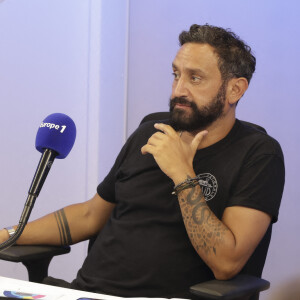 Exclusif - Cyril Hanouna, sur le plateau de l'émission "On Marche Sur La Tête" présentée pa C.Hanouna dans les studios d' Europe 1 à Paris, France. © Jack Tribeca / Bestimage