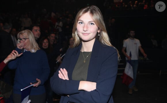 Thaïs d'Escufon, porte parole de Génération Identitaire (dissous en mars 2021) lors de la fête du premier anniversaire du parti "Reconquête" au palais des Sports à Paris. © Jonathan Rebboah / Panoramic / Bestimage