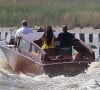 Où se tient actuellement La Mostra
Venise, ITALIE - George Clooney et sa femme Amal arrivent à l'aéroport Marco Polo de Venise pour la 81e édition du Festival international du film de Venise.