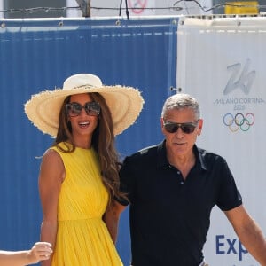 Venise, ITALIE - George Clooney et sa femme Amal arrivent à l'aéroport Marco Polo de Venise pour la 81e édition du Festival international du film de Venise.