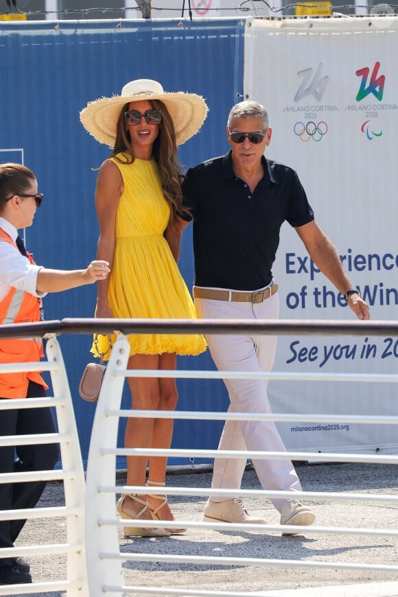 Venise, ITALIE - George Clooney et sa femme Amal arrivent à l'aéroport Marco Polo de Venise pour la 81e édition du Festival international du film de Venise.