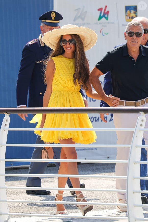 Venise, ITALIE - George Clooney et sa femme Amal arrivent à l'aéroport Marco Polo de Venise pour la 81e édition du Festival international du film de Venise.