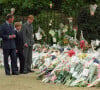 Le prince Charles, prince de Galles, Le prince Harry, duc de Sussex, prince William, duc de Cambridge, 5 septembre 1997 après la mort de Lady Diana à Kensington Palace.