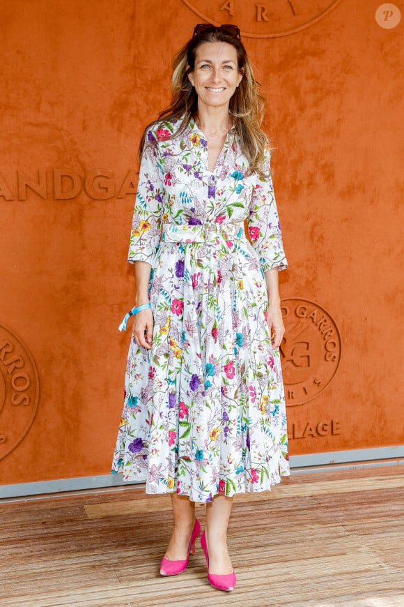 Mais plutôt la semaine
Anne-Claire Coudray au village lors des Internationaux de France de tennis de Roland Garros 2023, à Paris, France, le 9 juin 2023. © Jacovides-Moreau/Bestimage 