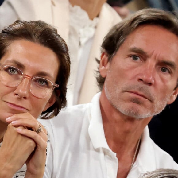 Anne-Claire Coudray et son compagnon Nicolas Vix en tribune (jour 13) lors des Internationaux de France de Tennis de Roland Garros 2022 à Paris, France, le 3 juin 2022. © Dominique Jacovides/Bestimage 