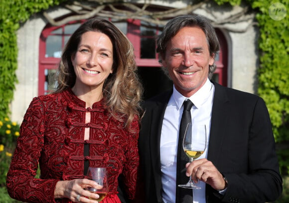 Anne-Claire Coudray et son compagnon Nicolas Vix lors de la fête de la fleur et l'intronisation de personnalités commandeurs et ambassadeurs par la Commanderie du Bontemps au Château Smith Haut Lafitte à Martillac le 27 avril 2023. © Fabien Cottereau / Patrick Bernard / Bestimage 