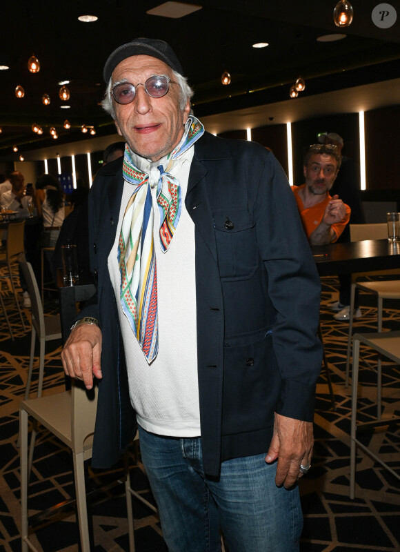 Gérard Darmon - Les célébrités assistent au combat de boxe opposant le français Tony Yoka au congolais Martin Bakula à l'AccorHotels Arena à Paris, France, le 14 mai 2022. © Coadic Guirec/Bestimage