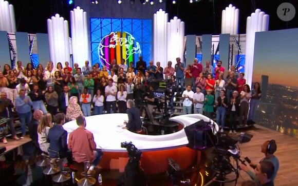 L'heure de la rentrée a sonné pour les talks-show de la TNT.
Plateau de "Quotidien"