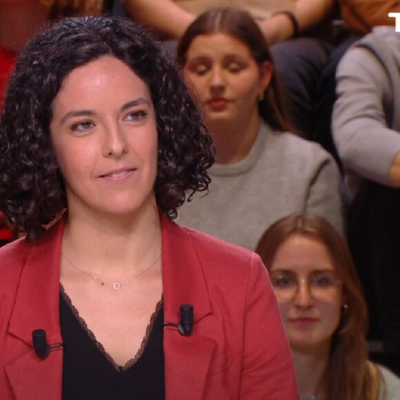Une interview de Manon Aubry a particulièrement amené Yann Barthès à prendre cette décision inattendue.
Manon Aubry sur le plateau de "Quotidien"