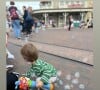 Dimanche 1er septembre, la jeune femme s'est rendue en famille à Disneyland et a documenté cette sortie sur Instagram. 
Ilona Smet a emmené son fils à Disneyland.