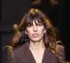 Artiste polyvalente, elle jongle entre ses rôles de chanteuse, actrice et maman
Lou Doillon au défilé Ami - Alexandre Mattiussi Collection Homme Prêt-à-Porter Automne/Hiver 2024-2025 lors de la Fashion Week de Paris (PFW), à Paris, France, le 19 janvier 2024. 