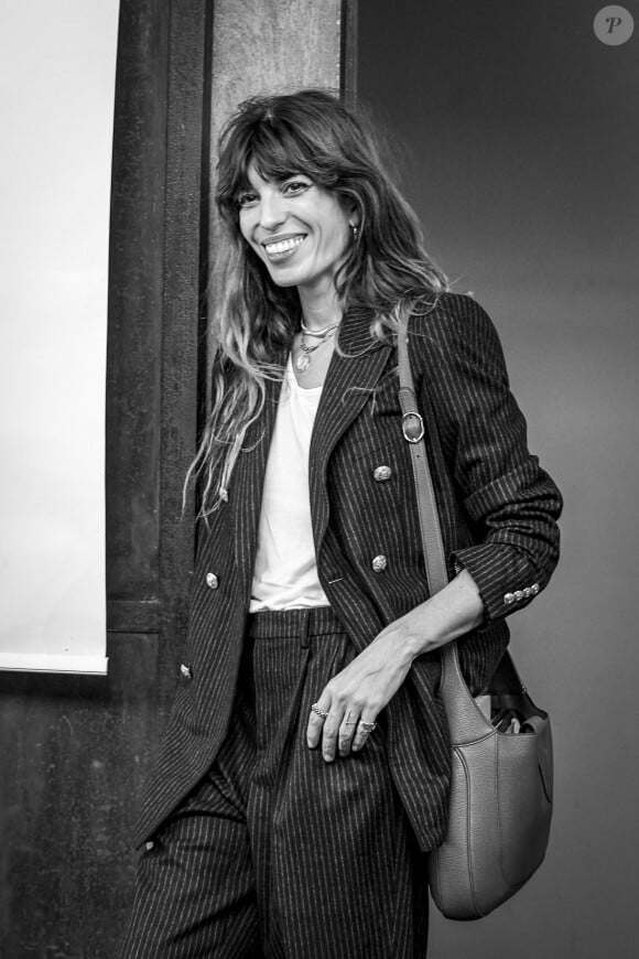 Lou a partagé que la maigreur dans sa famille est un héritage génétique
Lou Doillon présente le film Boxes réalisé par sa mère Jane Birkin lors du festival Lumière 2023 à Lyon le 22 octobre 2023. © Sandrine Thesillat / Panoramic / Bestimage 