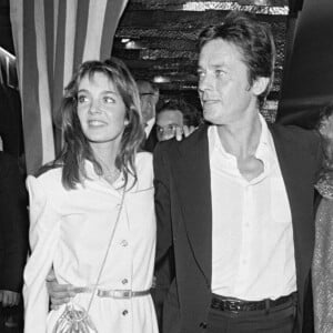 Anne Parillaud et Alain Delon
Archives - Anne Parillaud, Alain Delon et Romy Schneider à Paris.