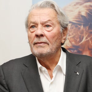 Exclusif - Alain Delon donne une master class au 72ème Festival du Film de Cannes alors qu'il s'apprête à recevoir une Palme d'Or d'honneur pour l'ensemble de sa carrière, Cannes, le 19 mai 2019. ©Denis Guignebourg/BestIlmage