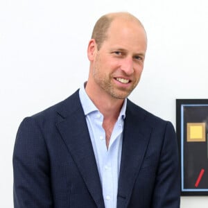 Le prince William, prince de Galles, visite la galerie Saatchi sur King's Road dans le quartier de Chelsea, à Londres, Royaume Uni, le 5 septembre 2024, pour découvrir « Homelessness: Reframed », une exposition révolutionnaire qui donne vie aux complexités du sans-abrisme. © Chris Jackson/WPA-Pool/Bestimage 