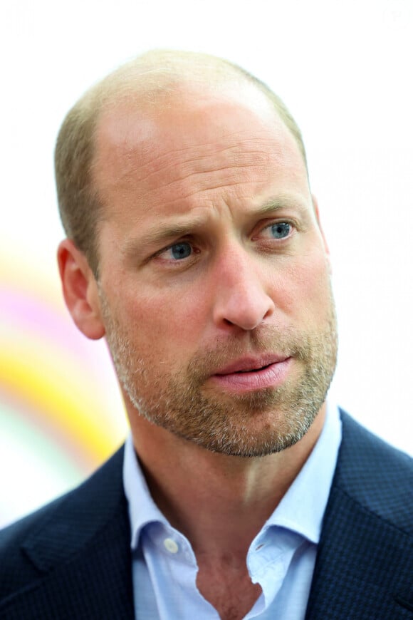 Le prince William, prince de Galles, visite la galerie Saatchi sur King's Road dans le quartier de Chelsea, à Londres, Royaume Uni, le 5 septembre 2024, pour découvrir « Homelessness: Reframed », une exposition révolutionnaire qui donne vie aux complexités du sans-abrisme. © Chris Jackson/WPA-Pool/Bestimage 