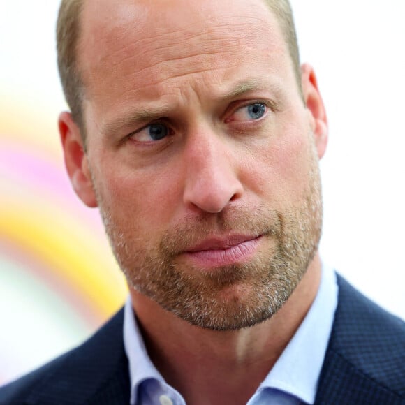 Le prince William, prince de Galles, visite la galerie Saatchi sur King's Road dans le quartier de Chelsea, à Londres, Royaume Uni, le 5 septembre 2024, pour découvrir « Homelessness: Reframed », une exposition révolutionnaire qui donne vie aux complexités du sans-abrisme. © Chris Jackson/WPA-Pool/Bestimage 