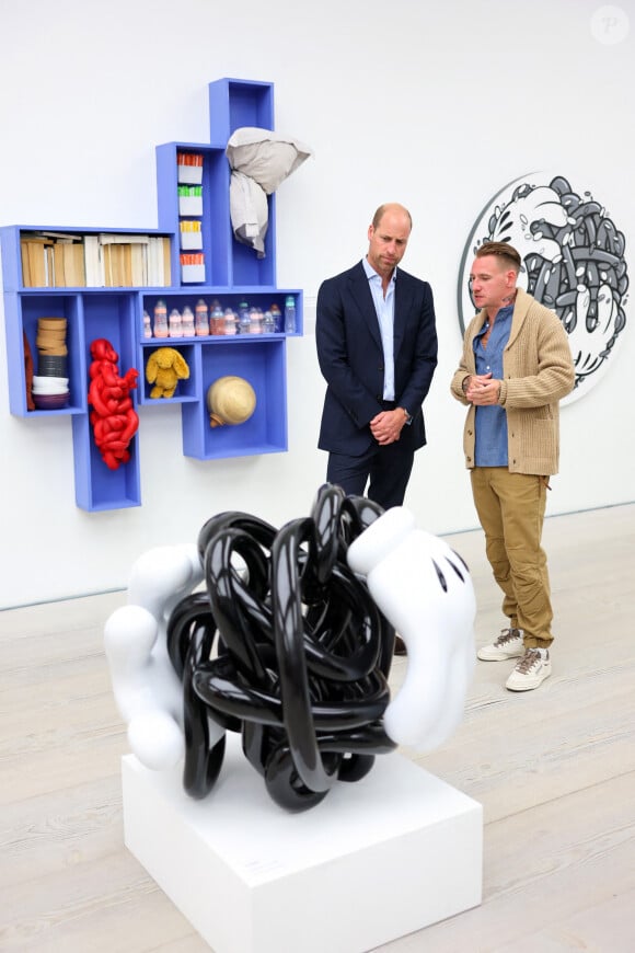 Le prince William, prince de Galles, visite la galerie Saatchi sur King's Road dans le quartier de Chelsea, à Londres, Royaume Uni, le 5 septembre 2024, pour découvrir « Homelessness: Reframed », une exposition révolutionnaire qui donne vie aux complexités du sans-abrisme. © Chris Jackson/WPA-Pool/Bestimage 