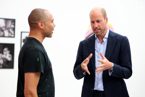 Le prince William, prince de Galles, visite la galerie Saatchi sur King's Road dans le quartier de Chelsea, à Londres, Royaume Uni, le 5 septembre 2024, pour découvrir « Homelessness: Reframed », une exposition révolutionnaire qui donne vie aux complexités du sans-abrisme. © Chris Jackson/WPA-Pool/Bestimage 