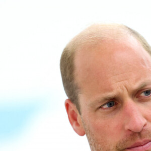 Le prince William, prince de Galles, visite la galerie Saatchi sur King's Road dans le quartier de Chelsea, à Londres, Royaume Uni, le 5 septembre 2024, pour découvrir « Homelessness: Reframed », une exposition révolutionnaire qui donne vie aux complexités du sans-abrisme. © Chris Jackson/WPA-Pool/Bestimage 