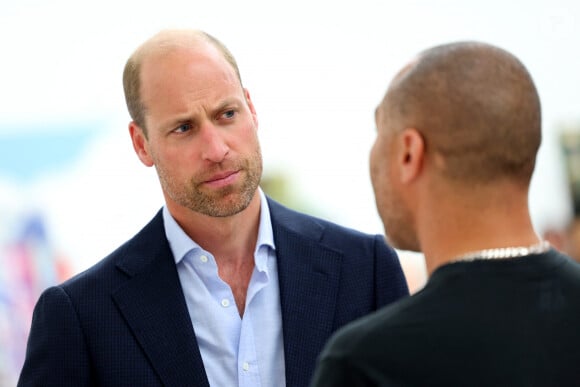 Le prince William, prince de Galles, visite la galerie Saatchi sur King's Road dans le quartier de Chelsea, à Londres, Royaume Uni, le 5 septembre 2024, pour découvrir « Homelessness: Reframed », une exposition révolutionnaire qui donne vie aux complexités du sans-abrisme. © Chris Jackson/WPA-Pool/Bestimage 