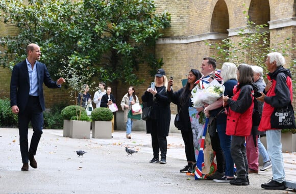 Le prince William, prince de Galles, visite la galerie Saatchi sur King's Road dans le quartier de Chelsea, à Londres, Royaume Uni, le 5 septembre 2024, pour découvrir « Homelessness: Reframed », une exposition révolutionnaire qui donne vie aux complexités du sans-abrisme. © Justin Goff/GoffPhotos/Bestimage 