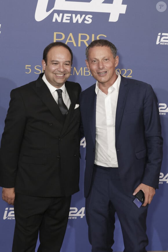 Frank Melloul (PDG de I24NEWS), Marc-Olivier Fogiel au photocall de la soirée de gala de la chaine i24News à Chaillot - Théâtre national de la Danse à l'occasion de la célébration du 2ème anniversaire de la signature des Accords d'Abraham, Paris le 5 septembre. © Jack Tribeca / Bestimage 