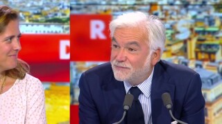 Pascal Praud, en larmes, annonce le départ d'une chroniqueuse emblématique de CNews : "Vous allez me manquer..."