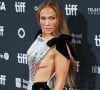 C'est très mal connaitre JLo qui vient d'apparaitre au Toronto International Film Festival (TIFF) avec une Revenge dress des plus scintillantes de la marque Tamara Ralph.
Jennifer Lopez au Toronto International Film Festival pour l'avant-première du film Instoppable(Credit Image: © Picjer/imageSPACE via ZUMA Press Wire)