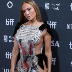 Malgré leurs problèmes conjugaux, les deux ex ont donc réussi à mener le projet à bien
Jennifer Lopez au Toronto International Film Festival pour l'avant-première du film Instoppable(Credit Image: © Picjer/imageSPACE via ZUMA Press Wire)