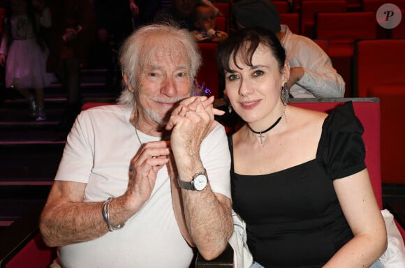 Hugues Aufray avec sa femme Muriel Mégevand - Concert de Chantal Goya "Sur la route enchantée" au Palais des Congrès à Paris le 18 mai 2024. © Coadic Guirec/Bestimage 