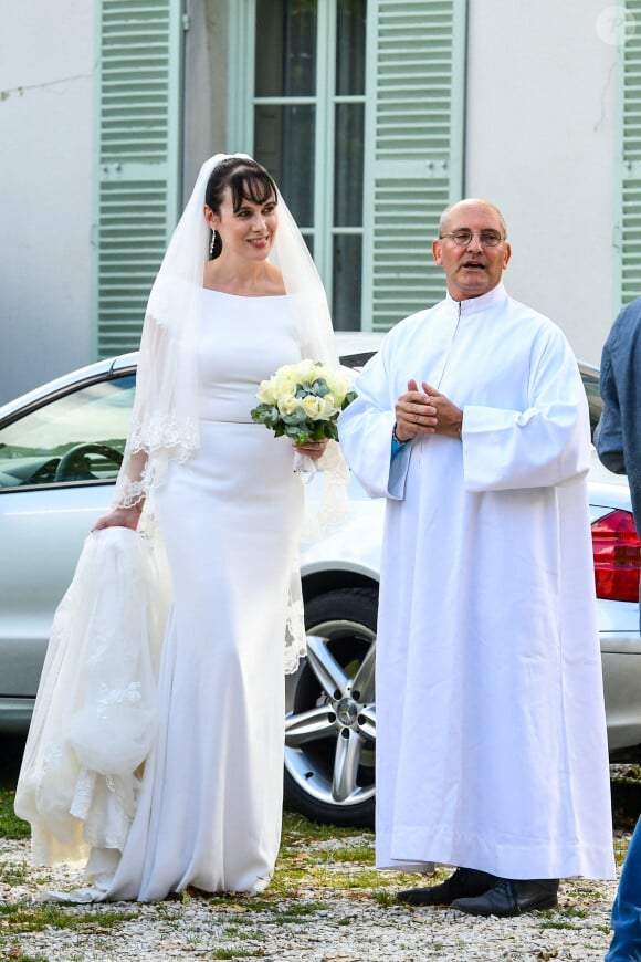 Murielle Mégevand - Mariage d'Hugues Aufray et de Murielle Mégevand à l’église Saint-Vigor de Marly-Le Roy, France, le 2 septembre 2023. 