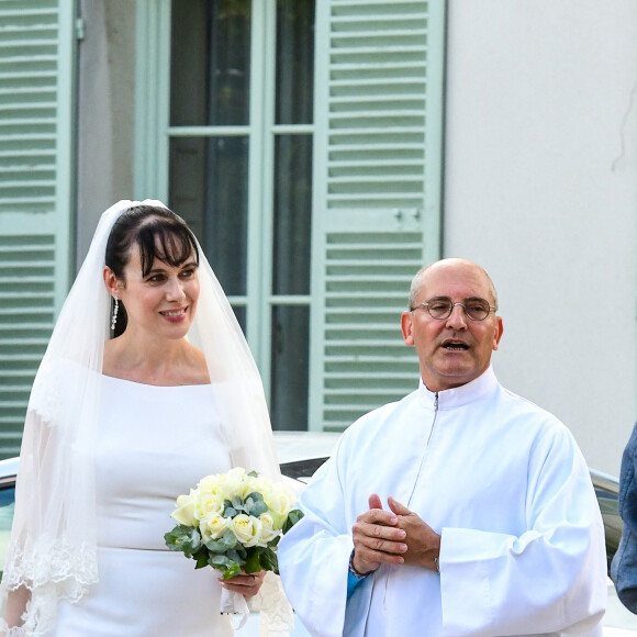 Murielle Mégevand - Mariage d'Hugues Aufray et de Murielle Mégevand à l’église Saint-Vigor de Marly-Le Roy, France, le 2 septembre 2023. 